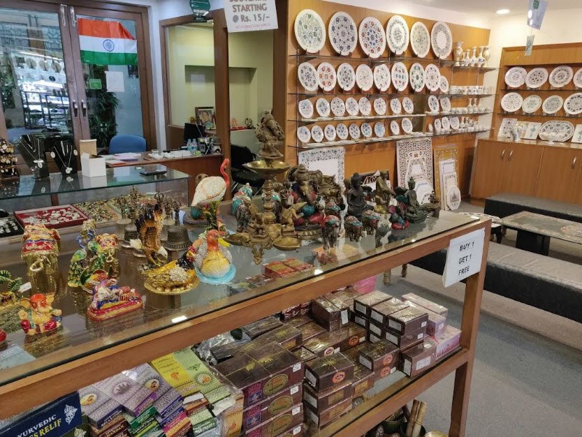 The Warehouse of Gifts and Souvenirs, Agra, Uttar Pradesh - Vushii.com The Warehouse of Gifts and Souvenirs, Agra, Uttar Pradesh - Vushii.com